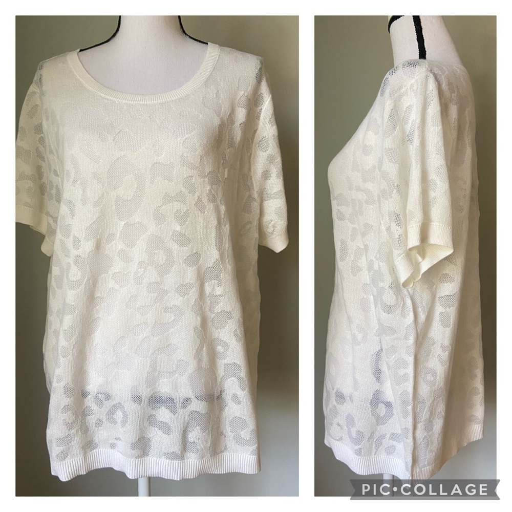 Ava & Viv sheer top size 1X